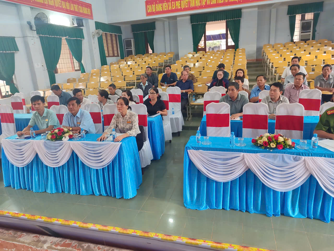 UBND xã Ea Phê tổ chức hội nghị đánh giá kết quả thực hiện nhiệm vụ  phát triển kinh tế - xã hội, đảm bảo ANQP tháng 10 và Phương hướng nhiệm vụ tháng 11/2025